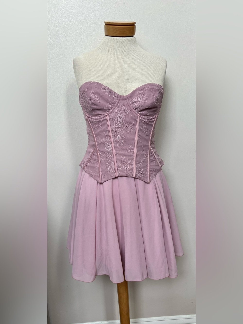 NWT Oh Polly Chloe Dusty Pink Lace Corset Mini Dress Size 8 - Picture 2 of 10